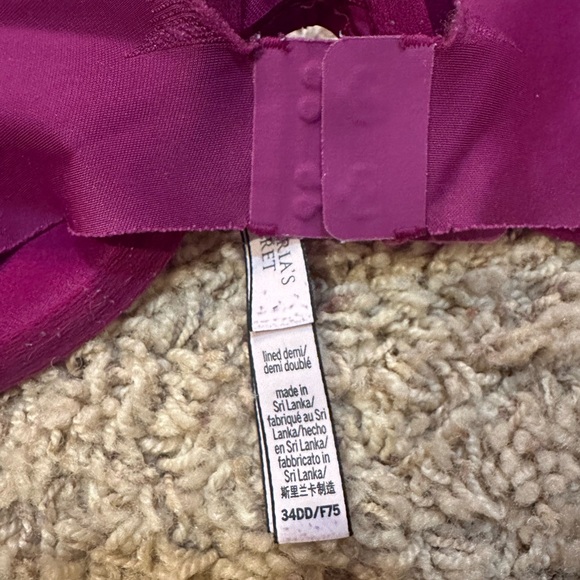 VS Love Cloud Bra - Picture 5 of 5